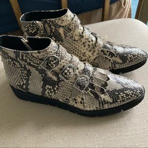 Modern Vice Leather Booties 7.5